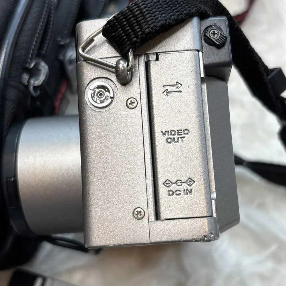 Kodak DC4800 Zoom Digital Camera 3.1MP Complete Kit Charger Batteries Case Works